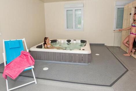Camping Chalets de Vingeanne longeau_percey France