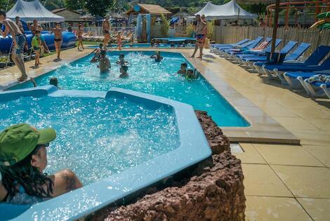 Camping Paradis Family des Issoux d'Ardèche meyras France