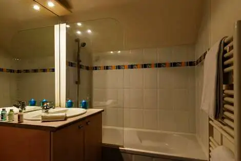 Résidence locative Lagrange Vacances Les Roches Douvres saintbriacsurmer France