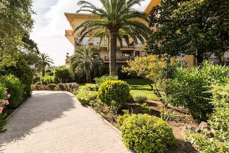 Résidence locative Pierre & Vacances Eden Parc sainttropez France