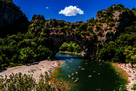 Camping maeva Escapades Le Casque Roi vallon_pont_d_arc France