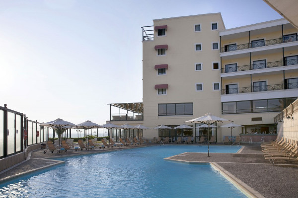 Piscine - Ramada Attica Riviera