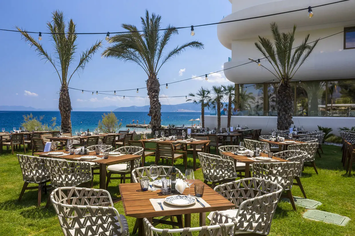 Grece : Hôtel Isla Brown Corinthia Resort Curio by Hilton