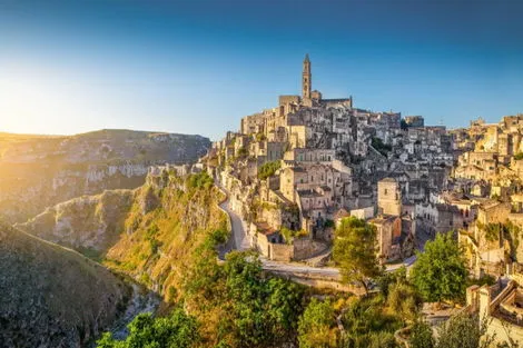 Autotour Sur la route : Merveilles des Pouilles en 3* - Arrivée Bari bari Italie