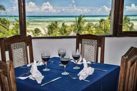 restaurant - Oclub Exp\u00E9rience Jacaranda Beach Resort Kenya