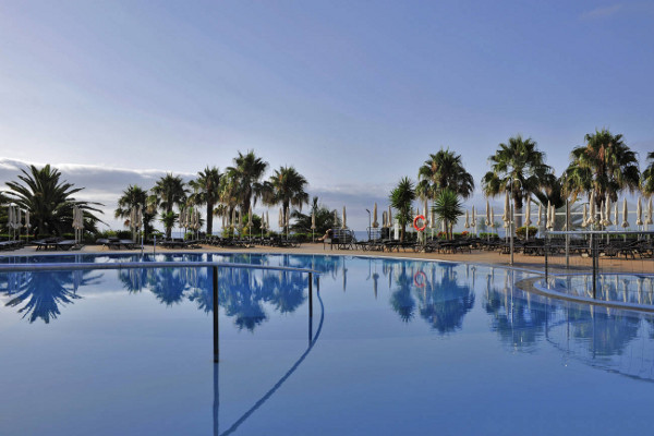 Piscine - Four Views Oasis