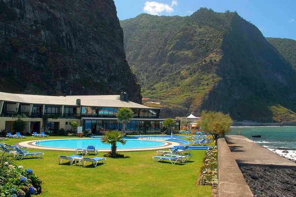 Piscine montagnes - Hotel Estalagem Do Mar