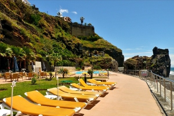 Terrasse avec piscine - Orca Praia