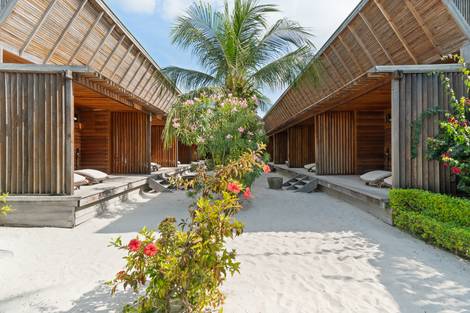 Seaside Room - The Barefoot Eco Hotel