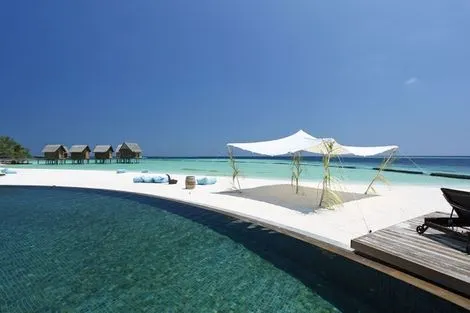Piscine - Hôtel Constance Moofushi Resort 5* Male Maldives