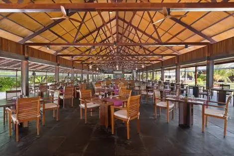 Restaurant - The Barefoot Eco Hotel
