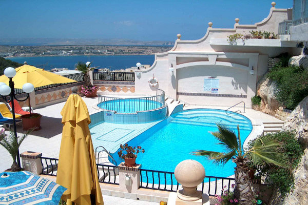 Piscine exterieure - Pergola & Spa