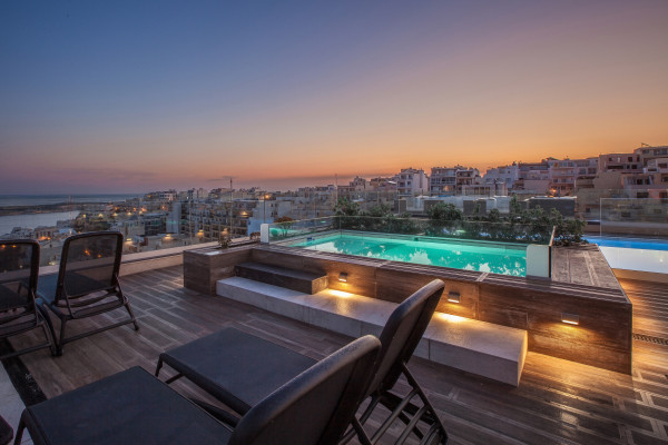 Piscine extérieure - Solana Hôtel & Spa