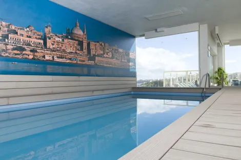 piscine intérieure