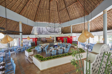 Restaurant buffet - Bahia Principe Grand Coba