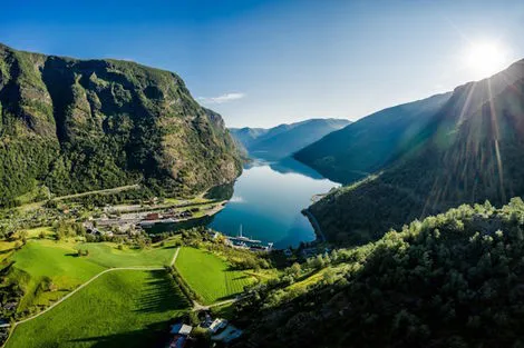 Combiné croisière et hôtel Côtière et les fjords : combiné en bateau et en train Oslo Norvege