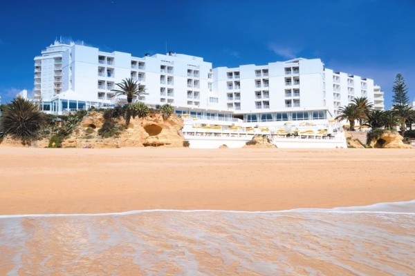 Façade + plage - Holiday Inn Algarve