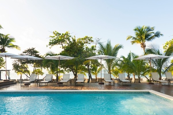 Piscine - Emotions Beach Resort by Hodelpa