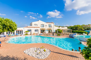 Sardaigne-Olbia, Hôtel Maxi Club Del Golfo