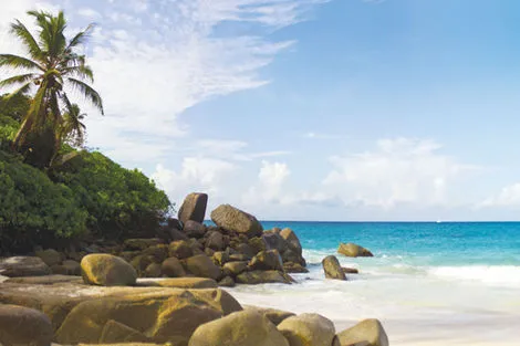 Hôtel Carana Beach 4*