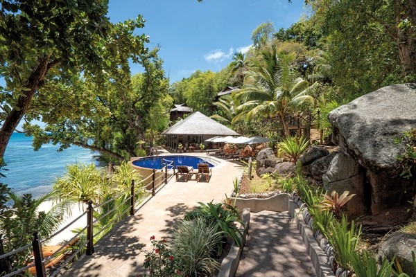 Piscine - 2 iles : Mahé et Praslin : L'habitation Cerf Island et Palm Beach
