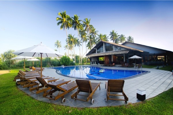 Piscine - Kamili Beach Villa