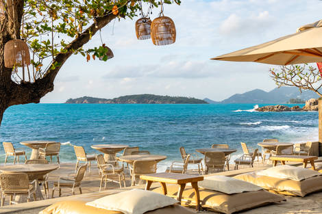 Restaurant en bord de mer