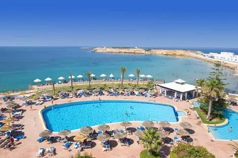Piscine et vue plage - Framissima Regency Hotel & Spa