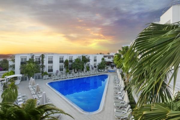 Piscine - Hôtel Club Shark Hotel 4* Bodrum Turquie