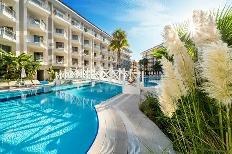 Turquie : Hôtel Ramada Hotel & Suites by Wyndham Kusadasi