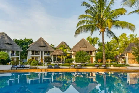 Combiné circuit et hôtel club Zen Pearl Beach Resort 4* & Safari 1 nuit en avion michamvi Zanzibar