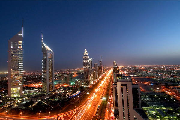 Circuit Emirats, entre gratte-ciels et désert ****