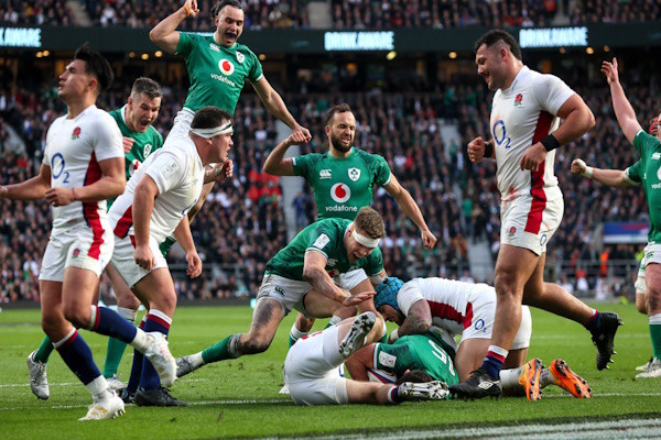 Hôtel - 3* + Billet au match - Equipe d'Angleterre de Rugby *** - 4