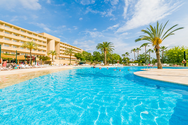 Hôtel Cala Romani 3*
