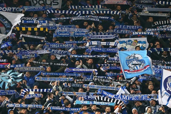 Hôtel 4* + Billet au match - Club Fc Porto **** - 3