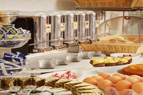 Hôtel 4* + Billet au match - Club As Roma **** - 7
