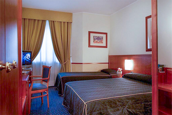 Hôtel 4* + Billet au match - Club Juventus **** - 7