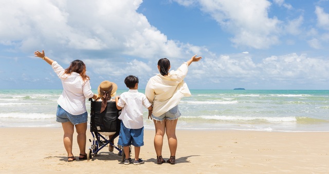 Personne à mobilité réduite en vacances
